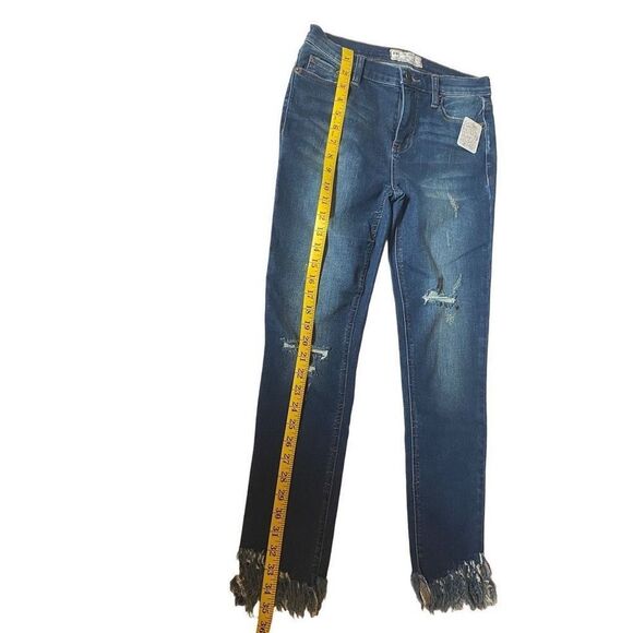NWT Free People Raw Hem Distressed Jeans Size 2 - Picture 4 of 16